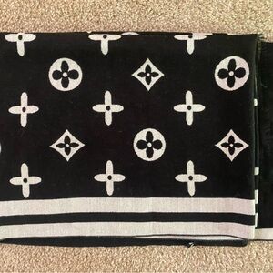 Monogram Pattern Black & White Scarf